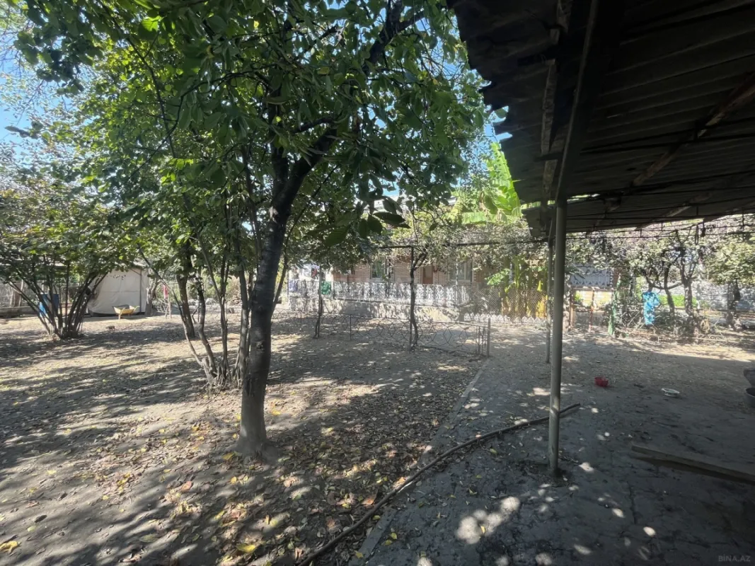 Satılır 6 otaqlı həyət evi 233 m²