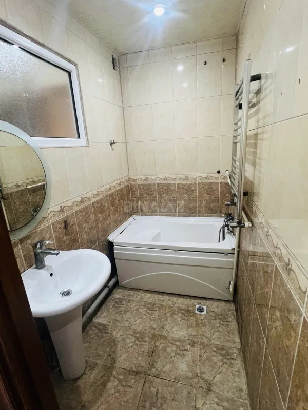 Kirayə verilir 2 otaqlı mənzil 95 m²