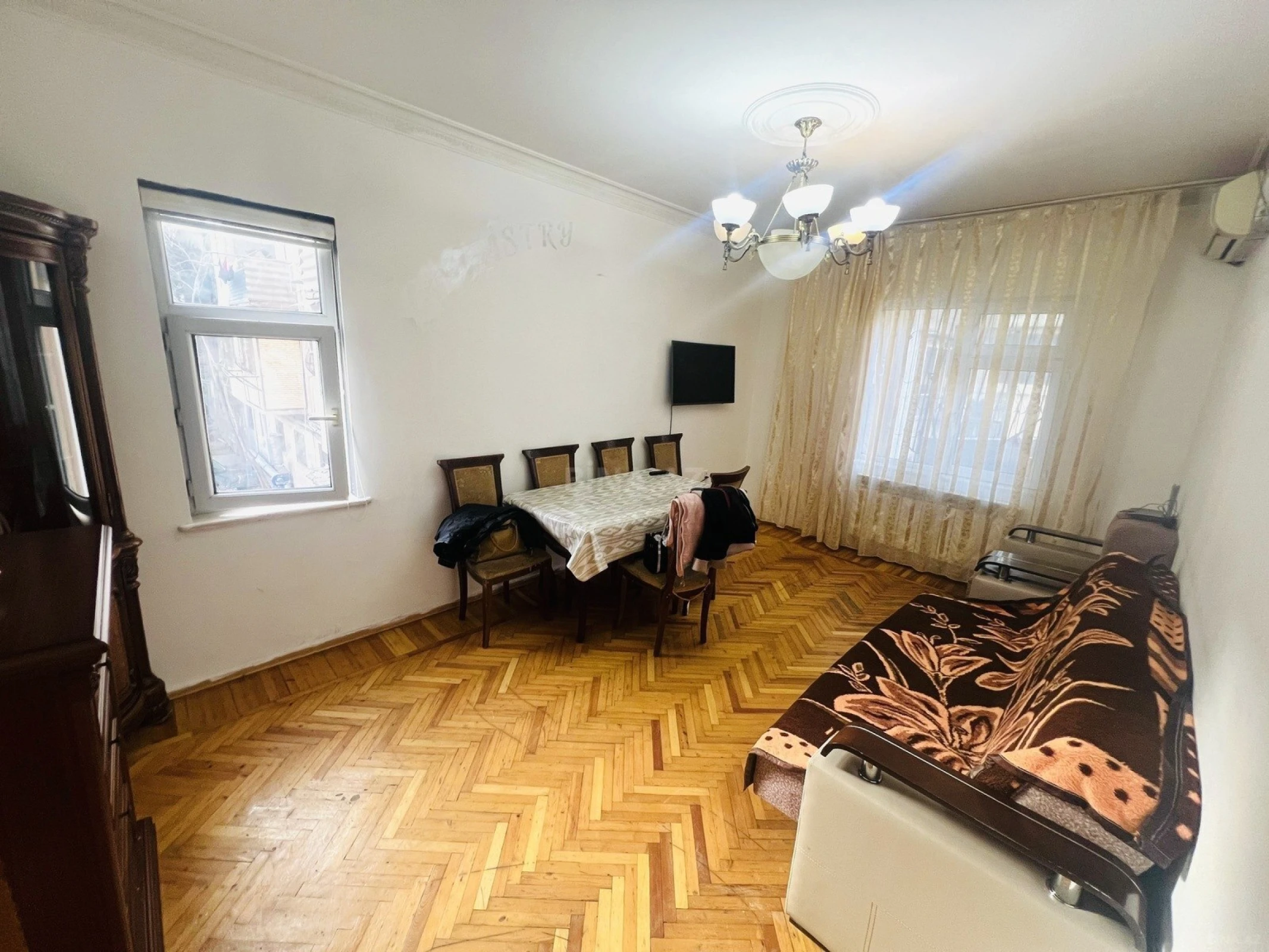 Kirayə verilir 2 otaqlı mənzil 95 m²