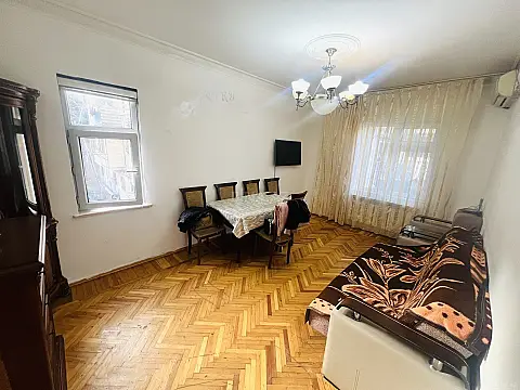 Kirayə verilir 2 otaqlı mənzil 95 m²