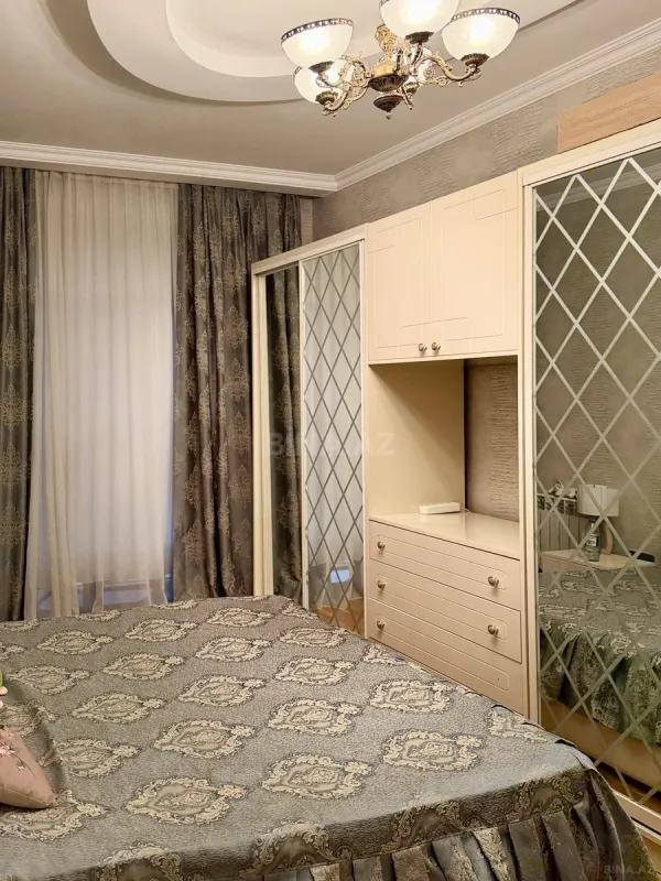 Kirayə verilir 3 otaqlı mənzil 130 m²