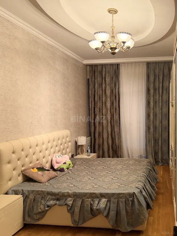 Kirayə verilir 3 otaqlı mənzil 130 m²