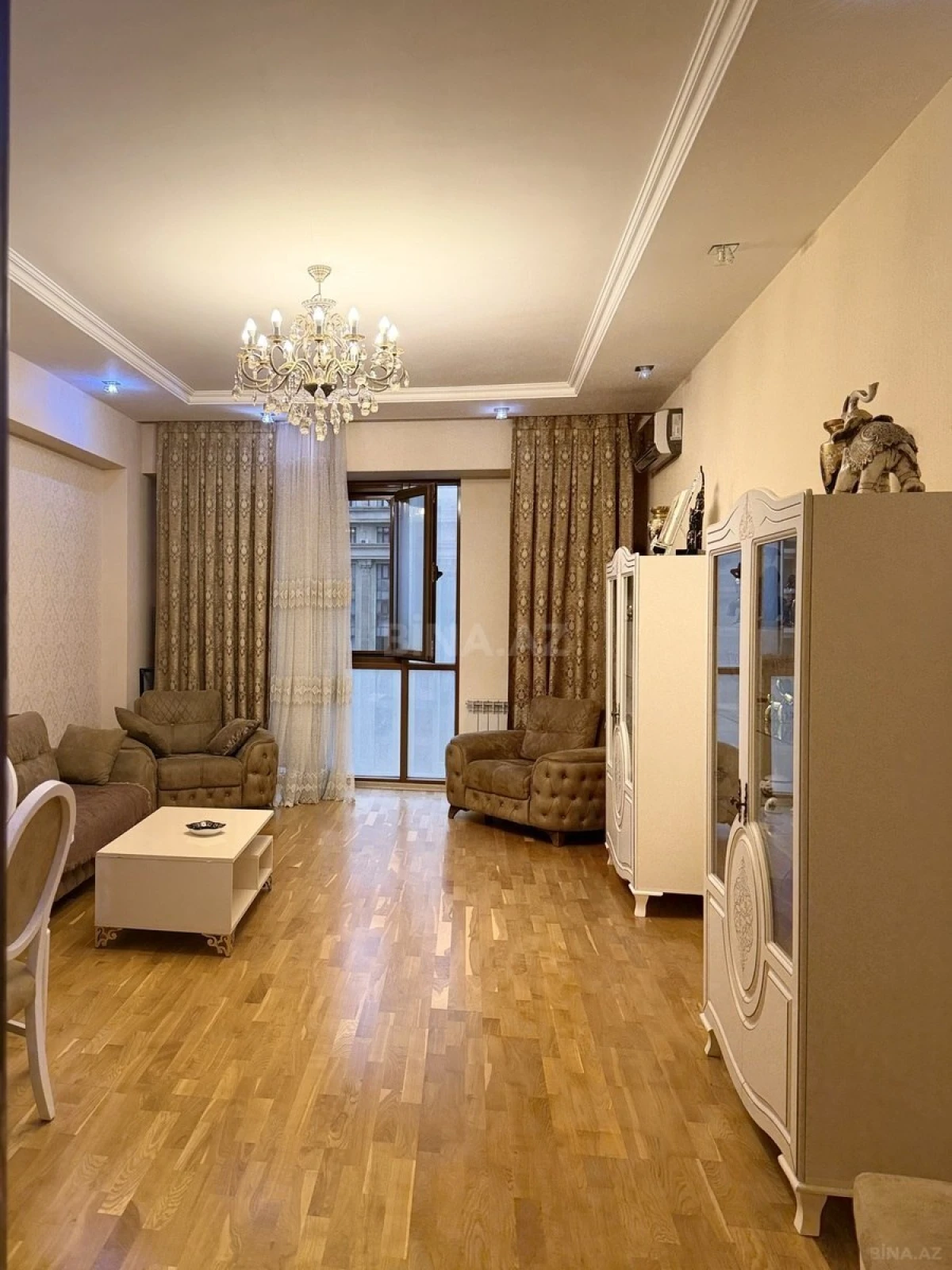 Kirayə verilir 3 otaqlı mənzil 130 m²