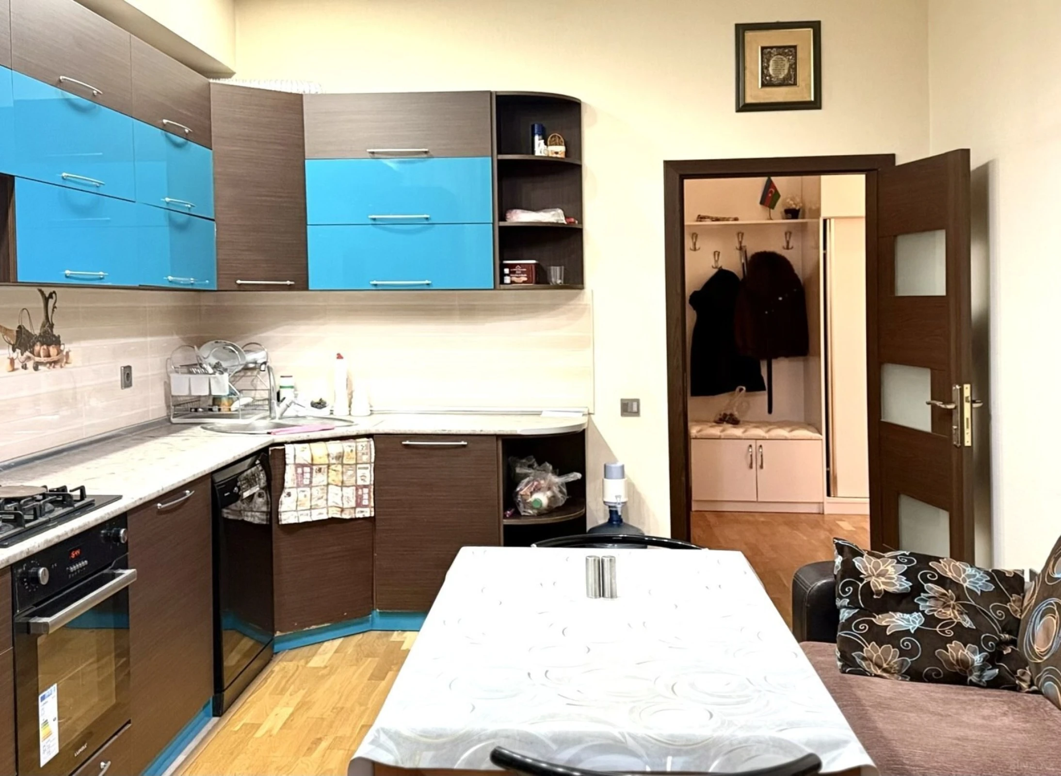 Kirayə verilir 3 otaqlı mənzil 130 m²