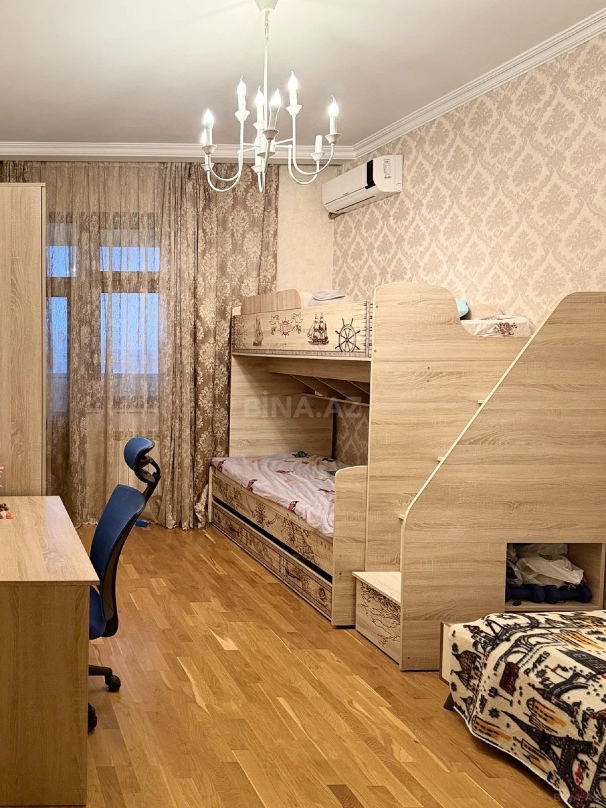 Kirayə verilir 3 otaqlı mənzil 130 m²