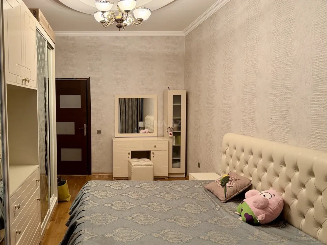 Kirayə verilir 3 otaqlı mənzil 130 m²