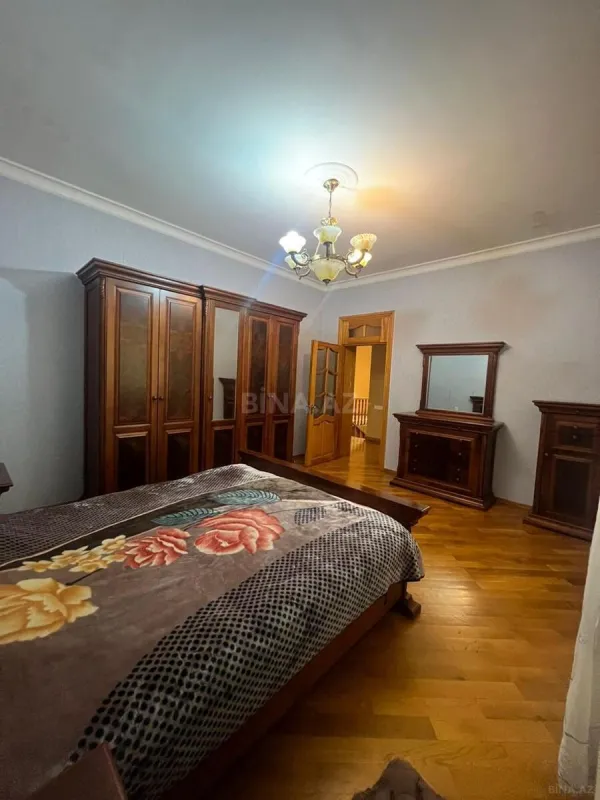 Kirayə verilir 6 otaqlı həyət evi 220 m²