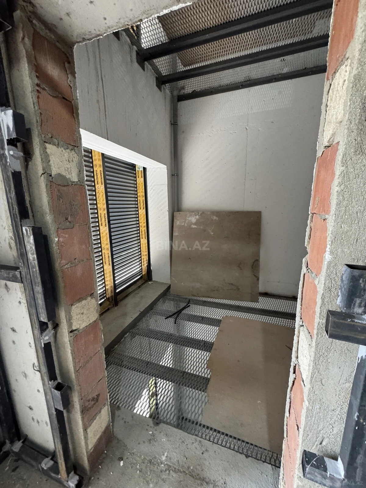 Satılır 3 otaqlı mənzil 180 m²