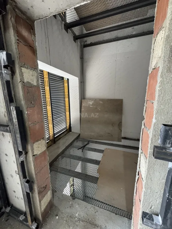 Satılır 3 otaqlı mənzil 180 m²