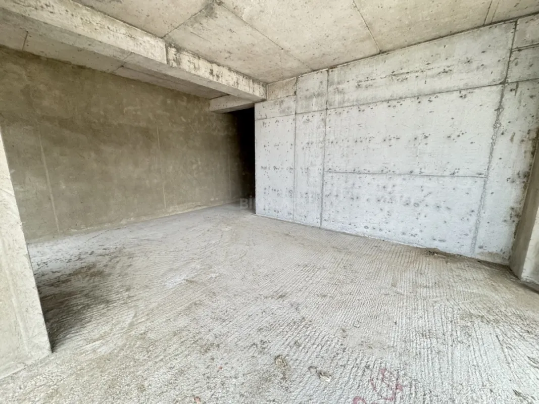 Satılır 3 otaqlı mənzil 180 m²