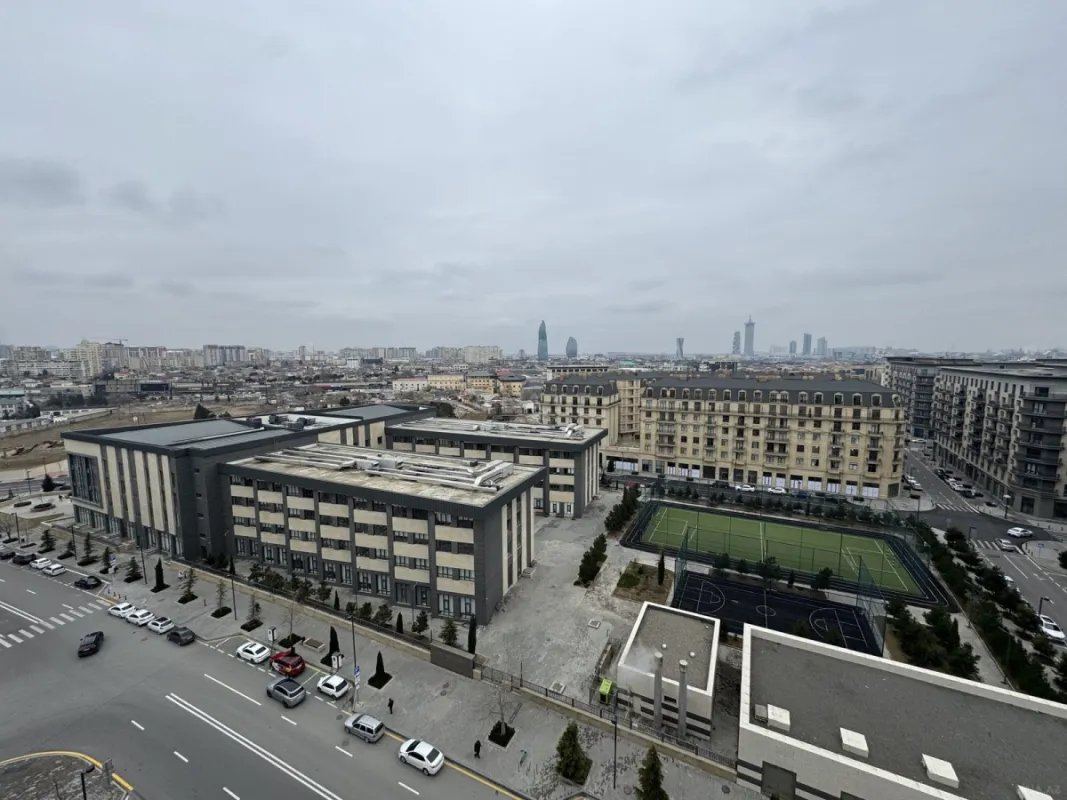 Satılır 3 otaqlı mənzil 180 m²