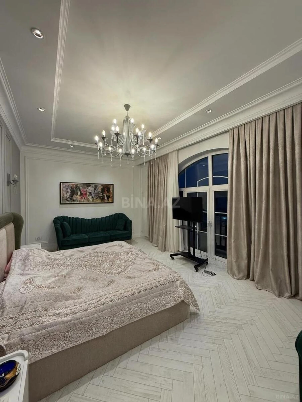 Kirayə verilir 6 otaqlı həyət evi 500 m²