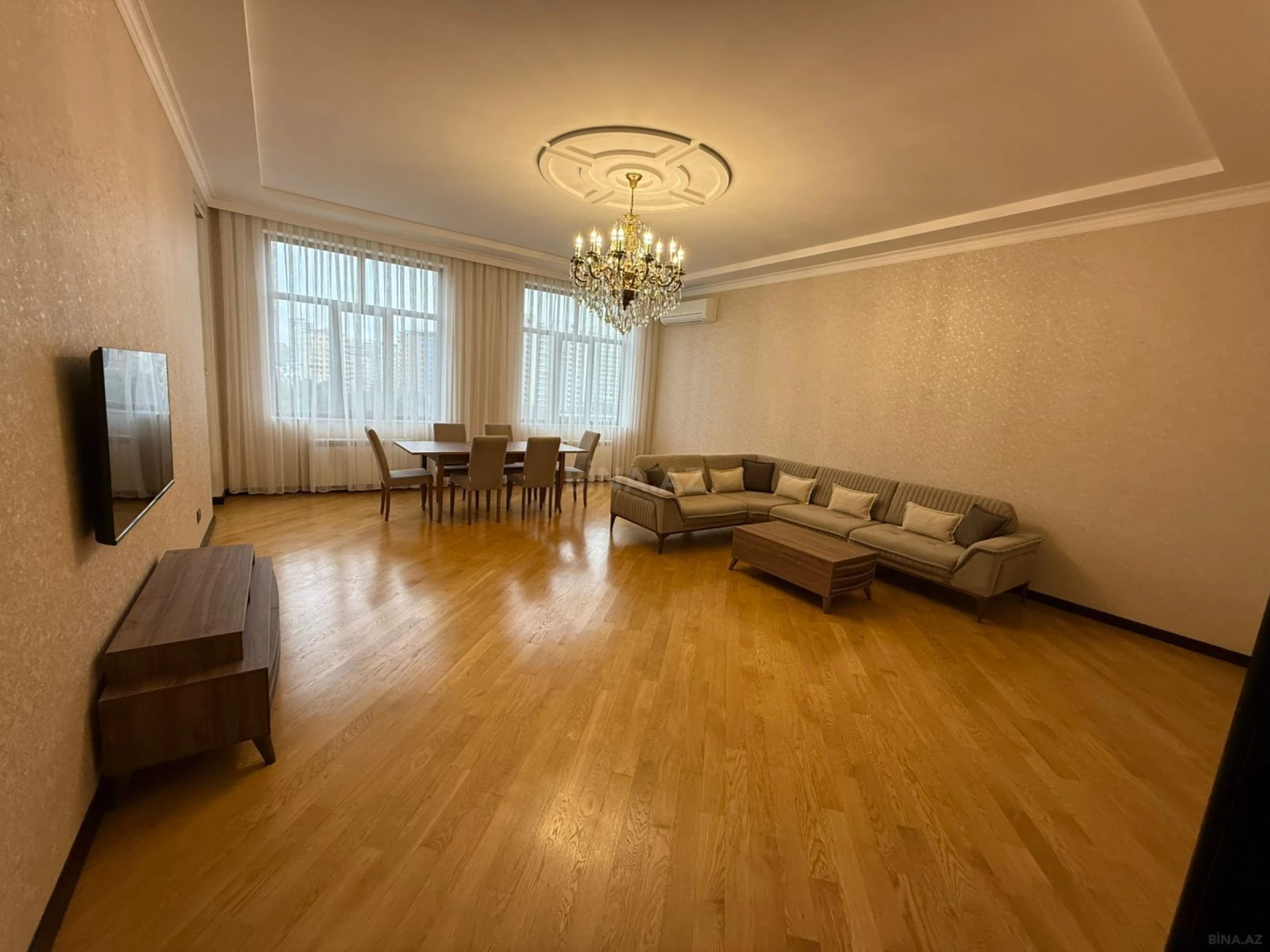 Kirayə verilir 3 otaqlı mənzil 153 m²