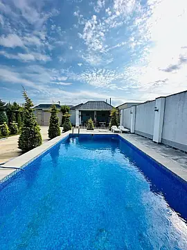 Kirayə verilir 4 otaqlı həyət evi 240 m²