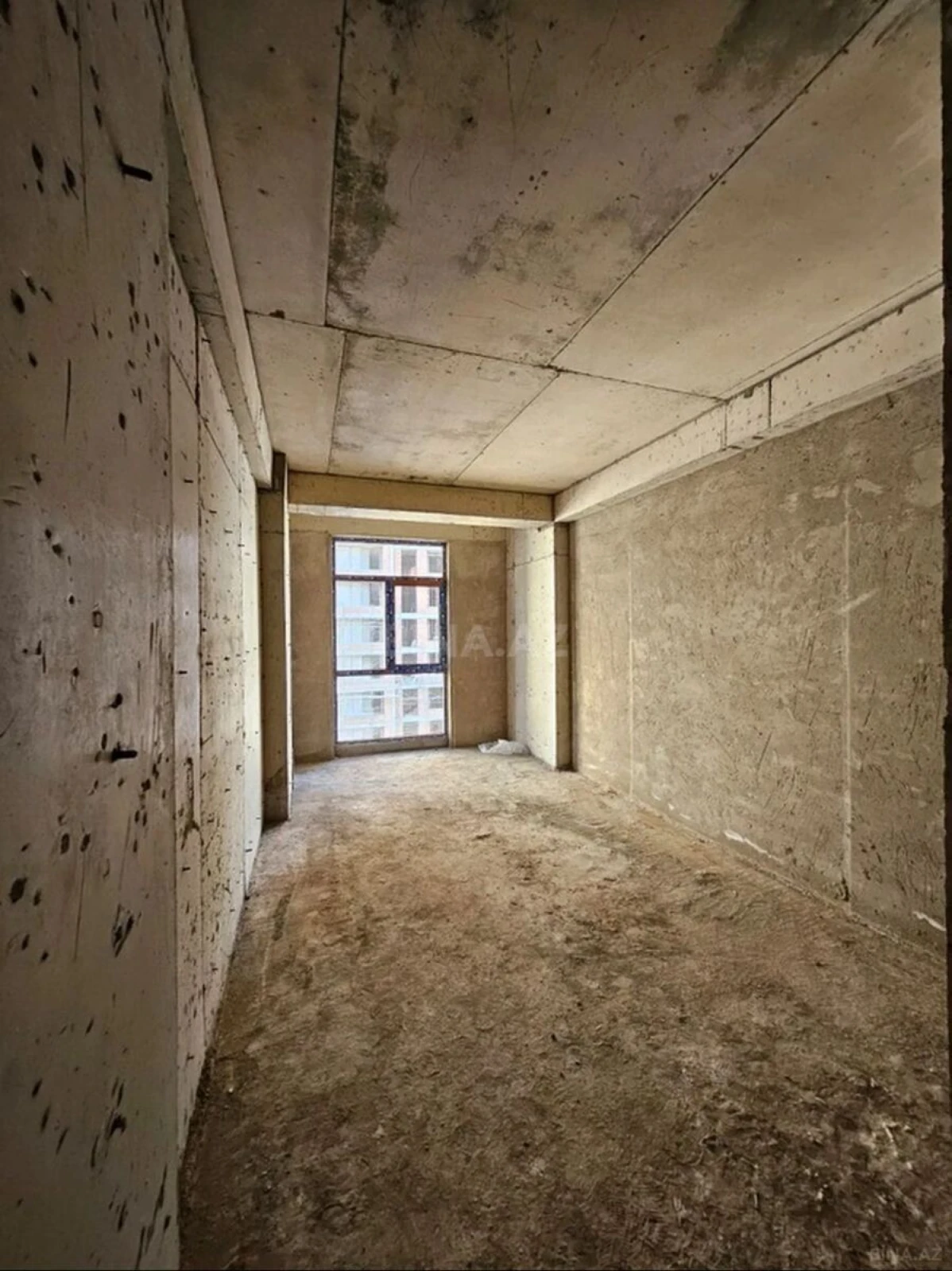 Satılır 2 otaqlı mənzil 83.2 m²