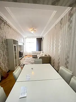 Kirayə verilir 2 otaqlı mənzil 75 m²