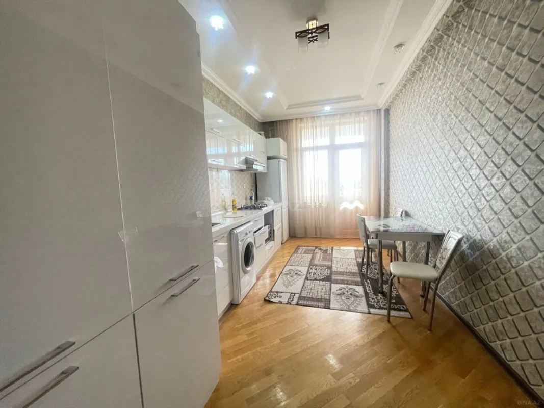 Kirayə verilir 2 otaqlı mənzil 75 m²