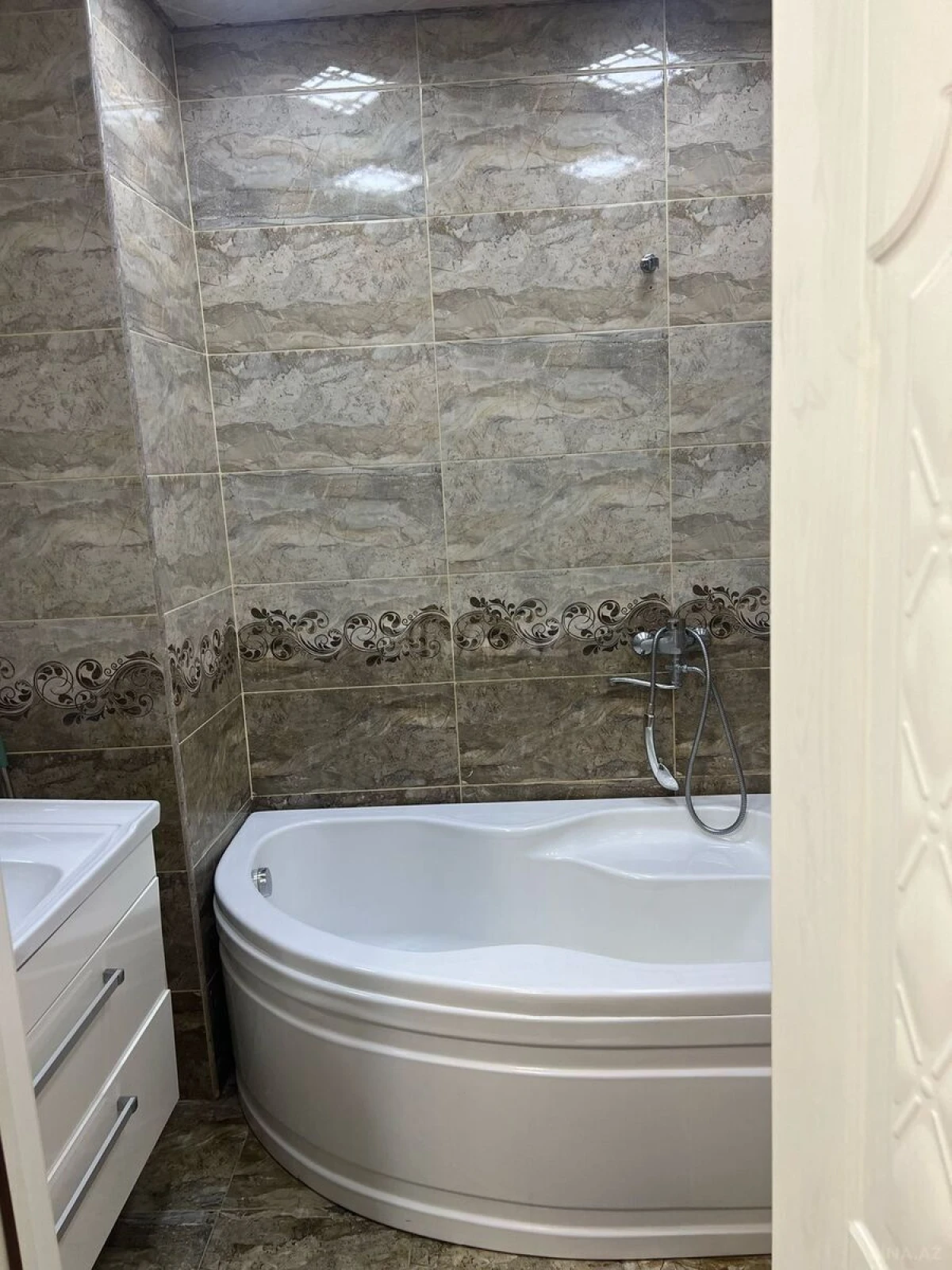 Kirayə verilir 2 otaqlı mənzil 80 m²