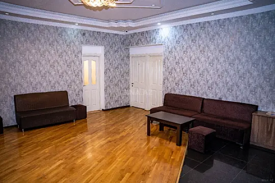 Satılır 7 otaqlı həyət evi 522 m²