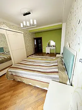 Satılır 3 otaqlı mənzil 115 m²