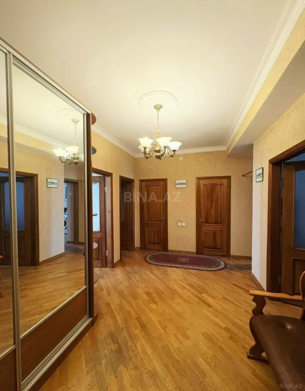 Satılır 3 otaqlı mənzil 115 m²