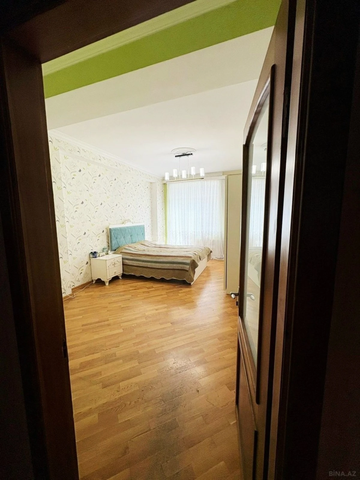 Satılır 3 otaqlı mənzil 115 m²