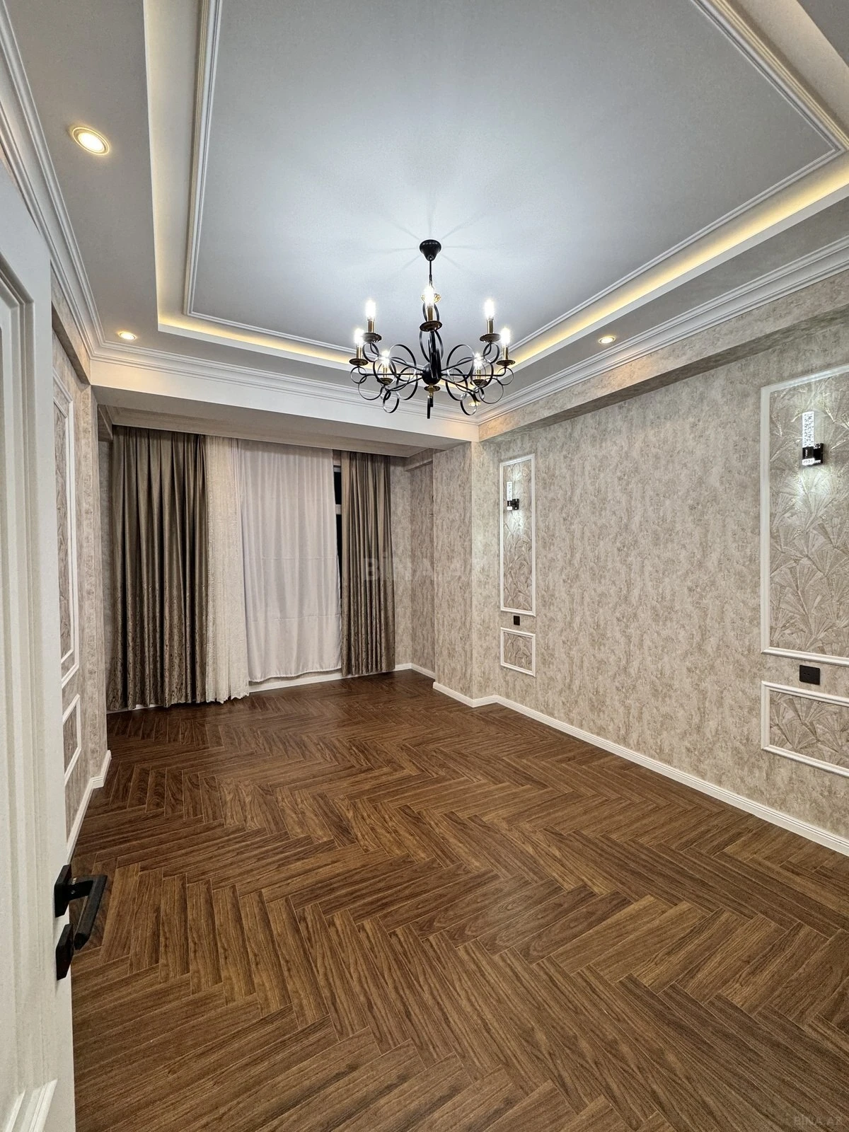 Satılır 3 otaqlı mənzil 108 m²