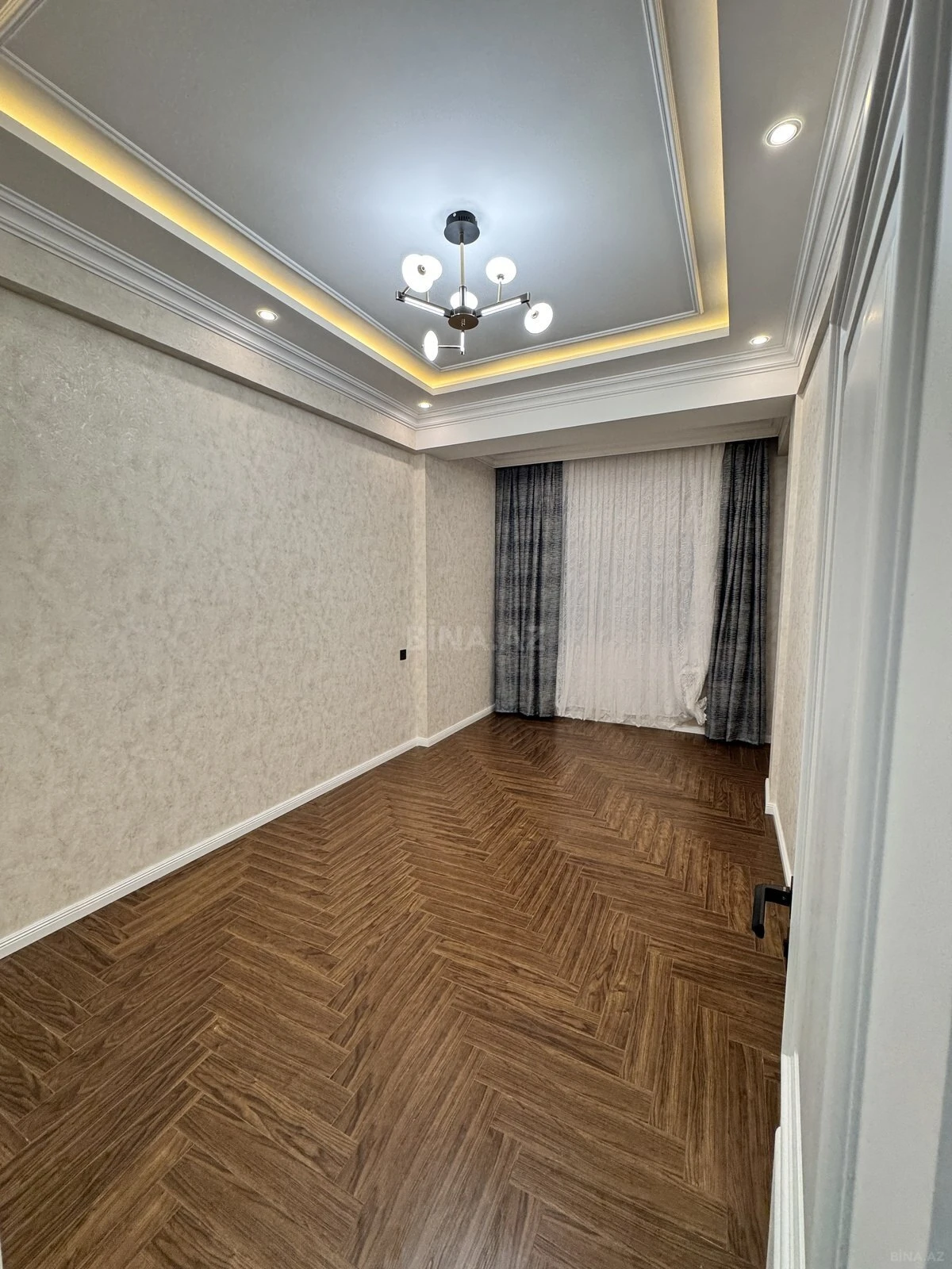 Satılır 3 otaqlı mənzil 108 m²