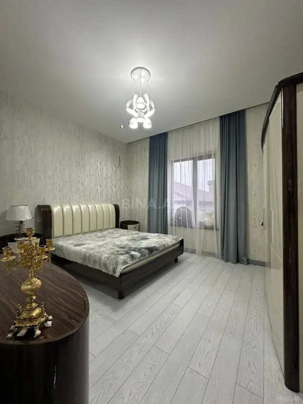 Satılır 4 otaqlı həyət evi 200 m²