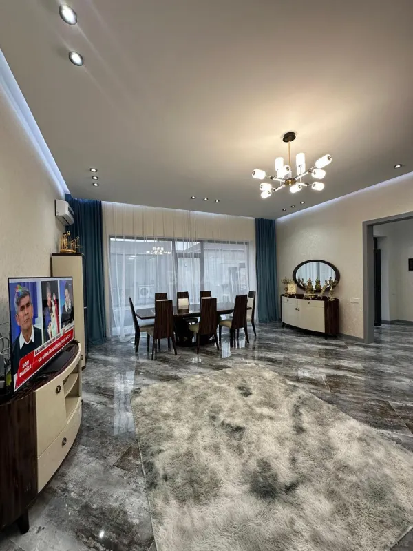 Satılır 4 otaqlı həyət evi 200 m²