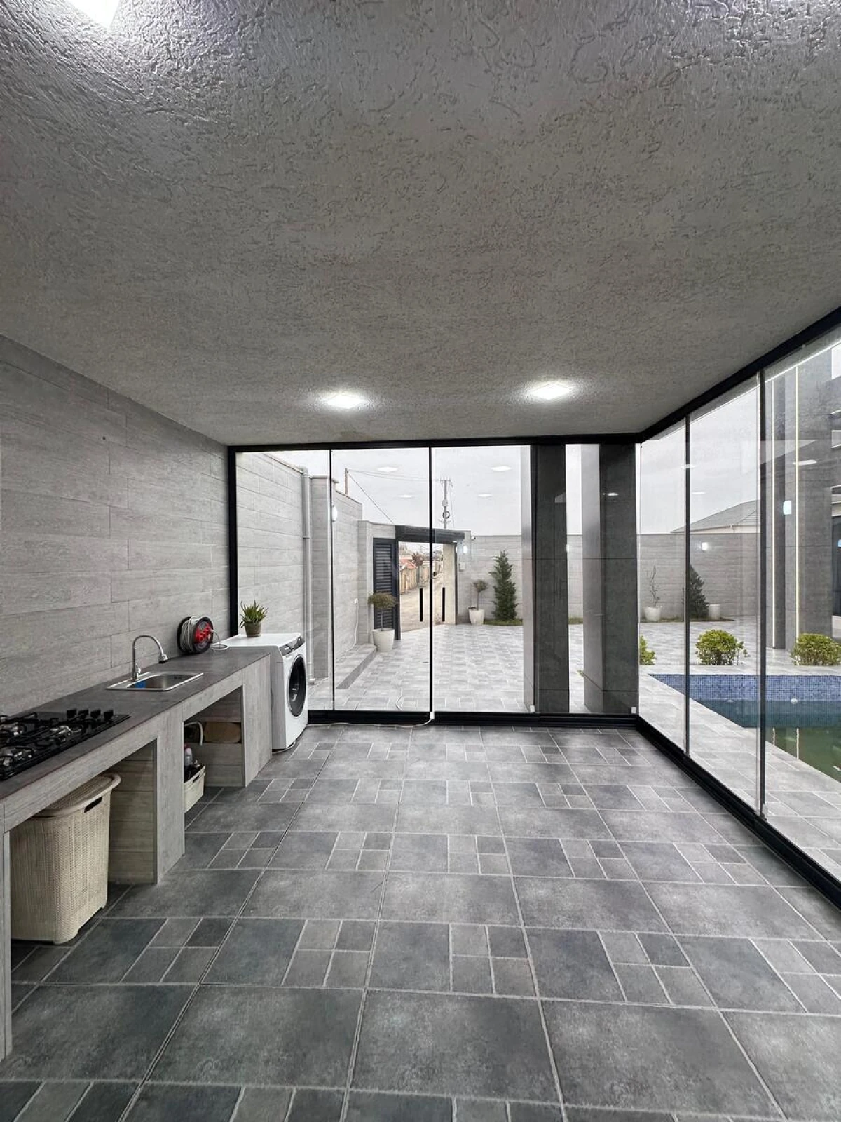 Satılır 4 otaqlı həyət evi 200 m²