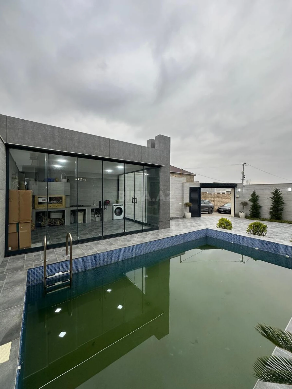 Satılır 4 otaqlı həyət evi 200 m²