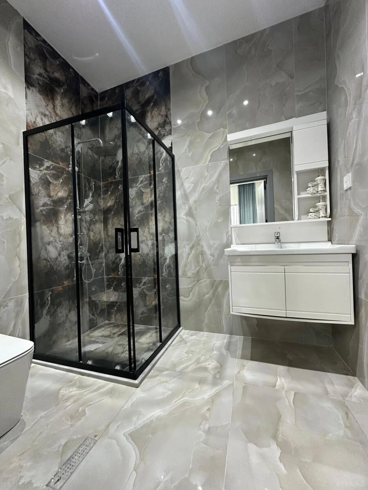 Satılır 4 otaqlı həyət evi 200 m²