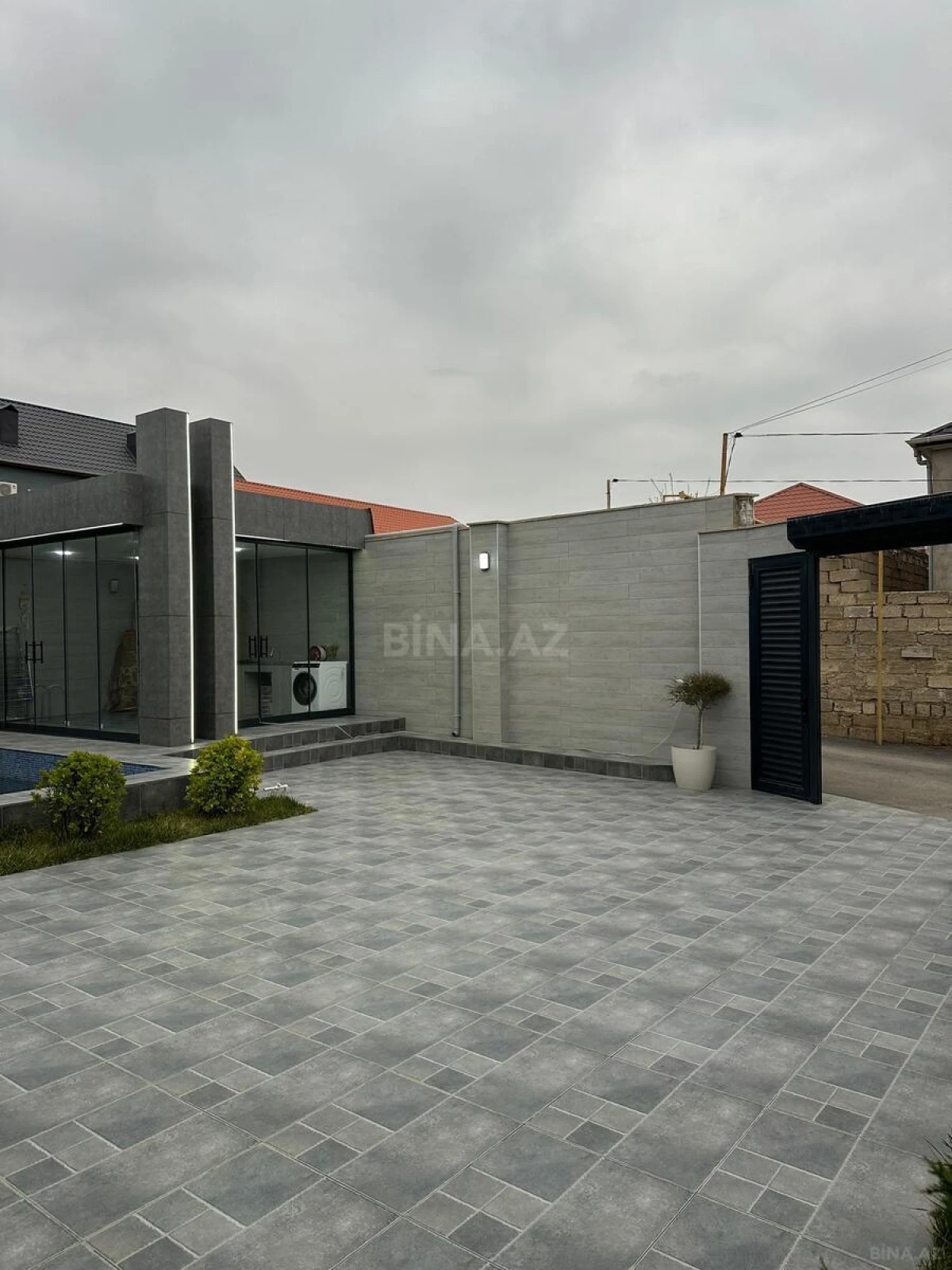 Satılır 4 otaqlı həyət evi 200 m²