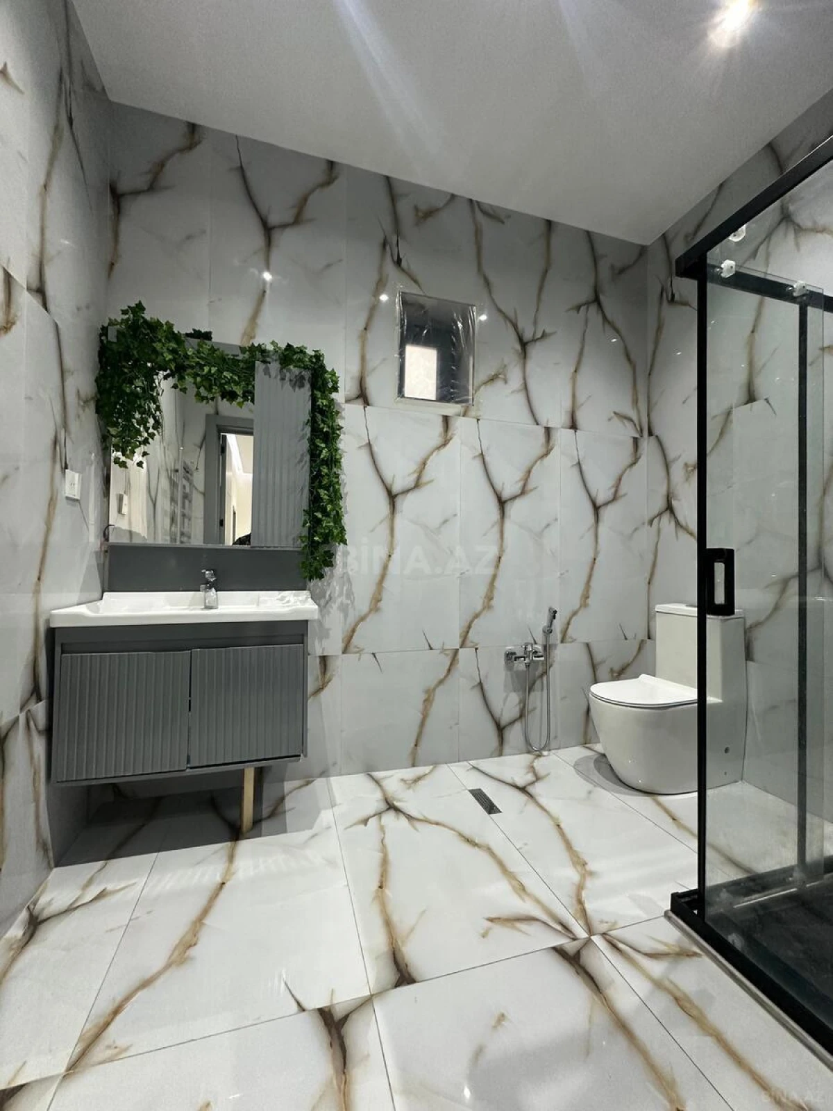 Satılır 4 otaqlı həyət evi 200 m²