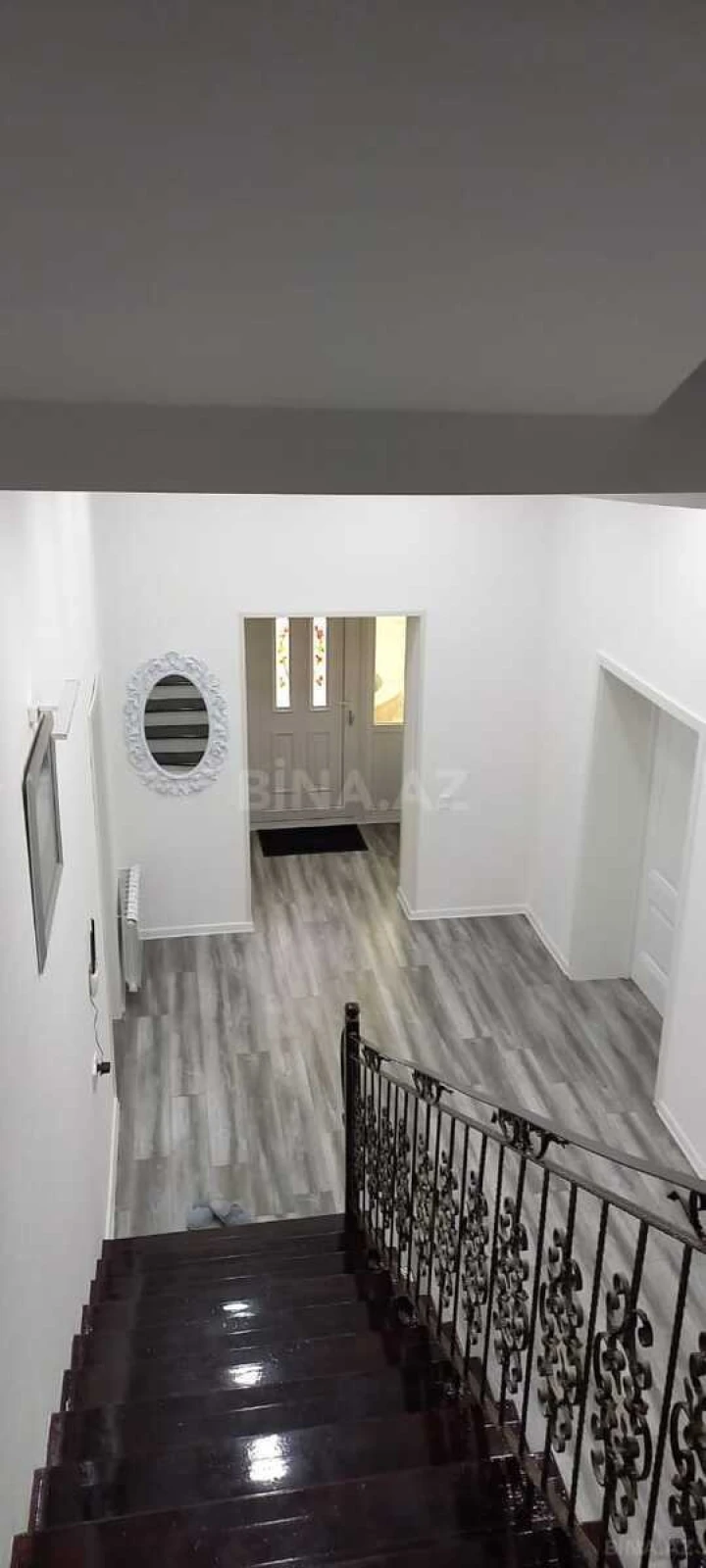 Satılır 8 otaqlı həyət evi 360 m²