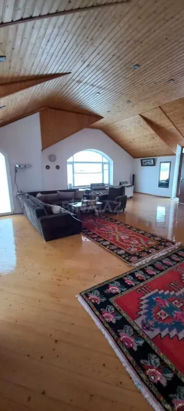 Satılır 8 otaqlı həyət evi 360 m²