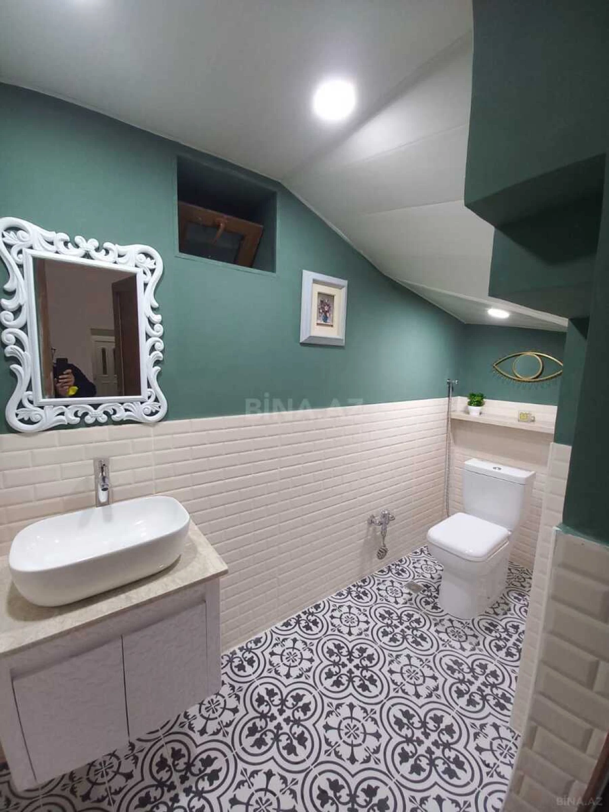 Satılır 8 otaqlı həyət evi 360 m²