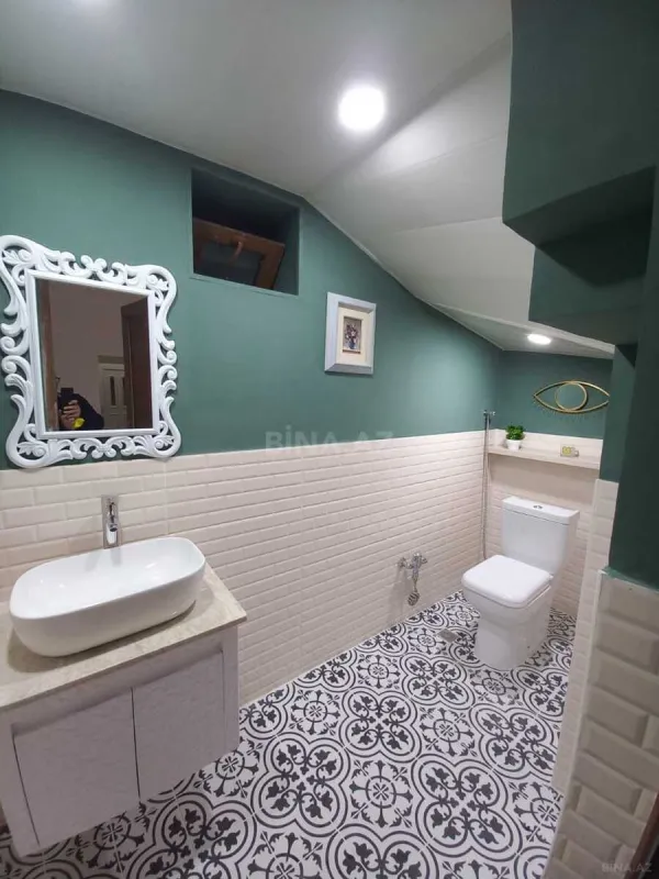 Satılır 8 otaqlı həyət evi 360 m²