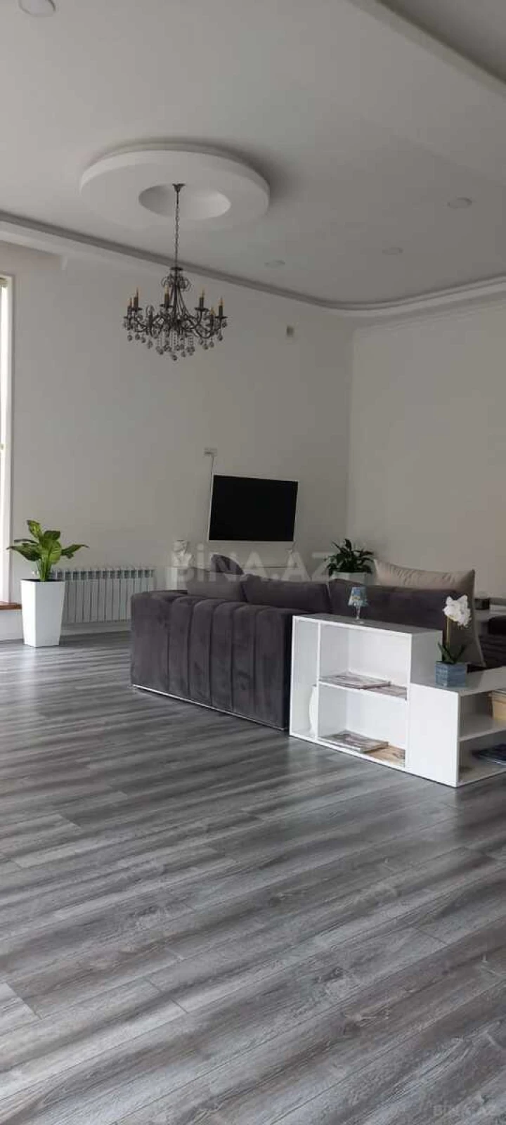 Satılır 8 otaqlı həyət evi 360 m²