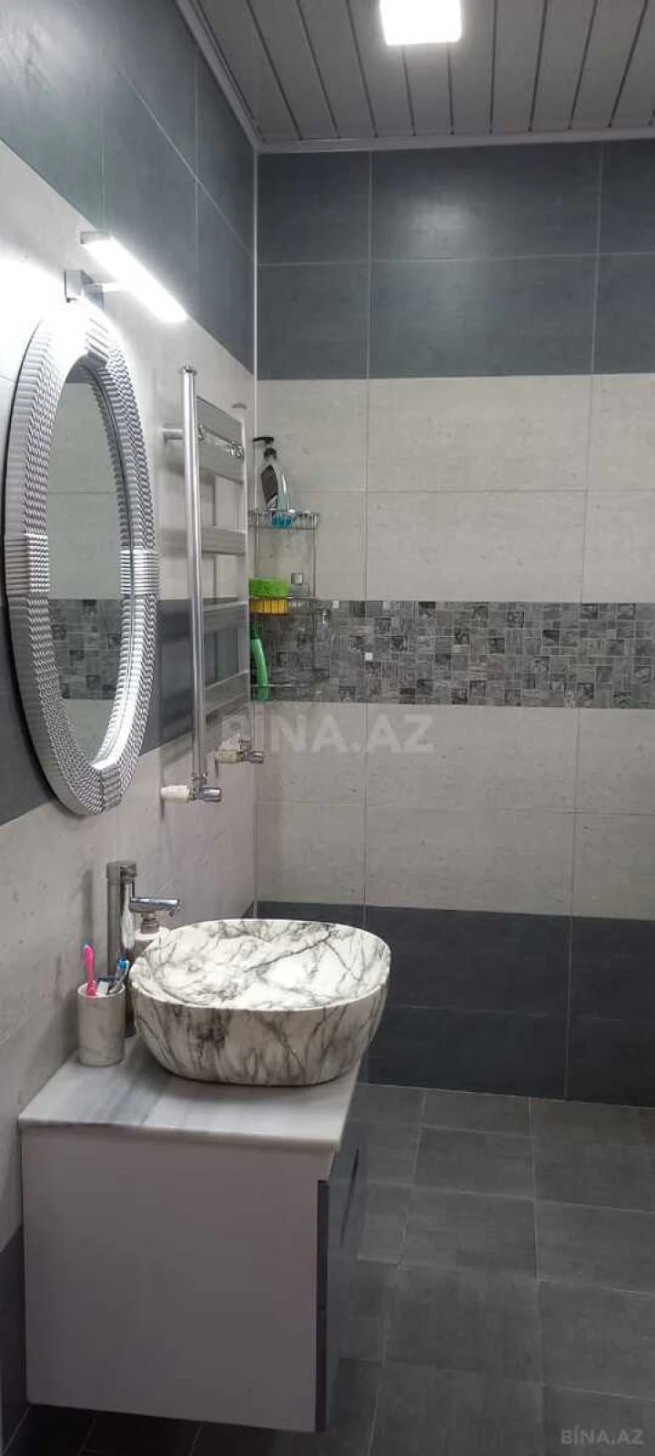 Satılır 8 otaqlı həyət evi 360 m²