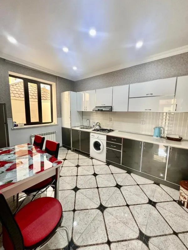 Satılır 5 otaqlı həyət evi 117 m²