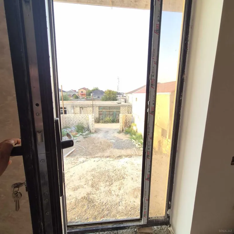 Satılır 5 otaqlı həyət evi 200 m²