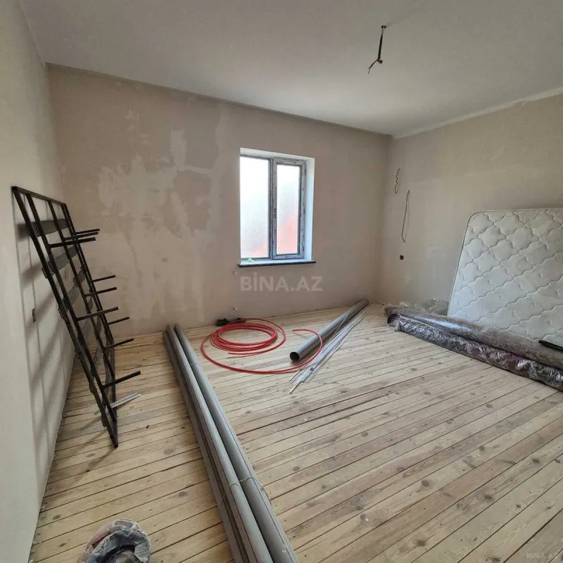 Satılır 5 otaqlı həyət evi 200 m²