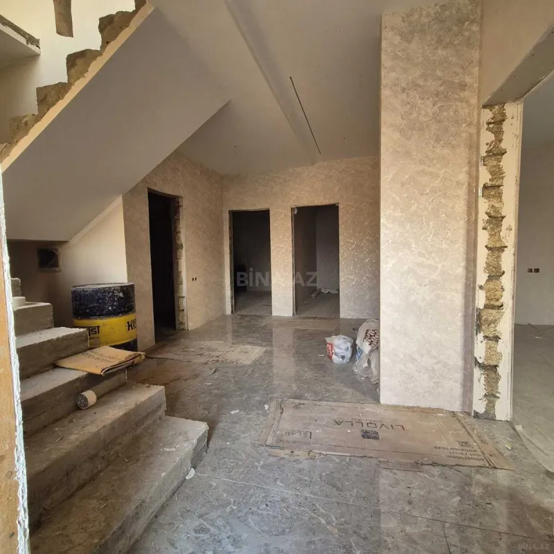 Satılır 5 otaqlı həyət evi 200 m²