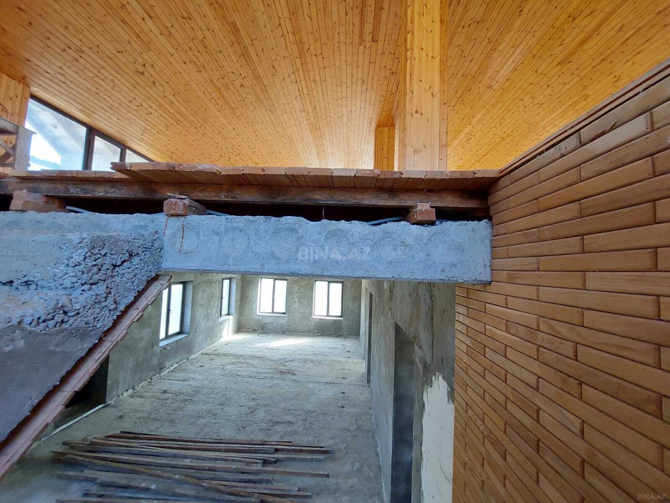 Satılır 7 otaqlı həyət evi 540 m²