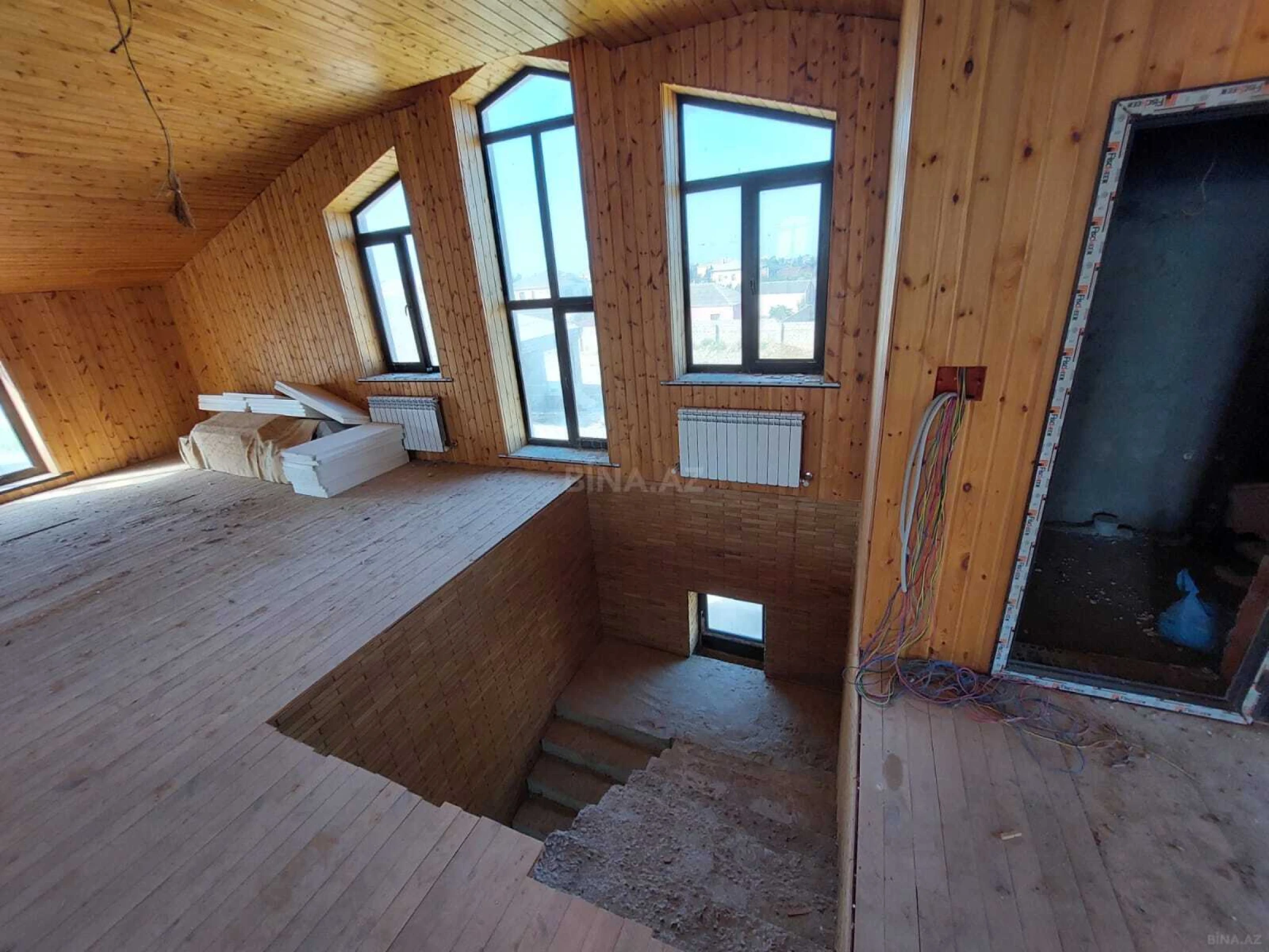 Satılır 7 otaqlı həyət evi 540 m²