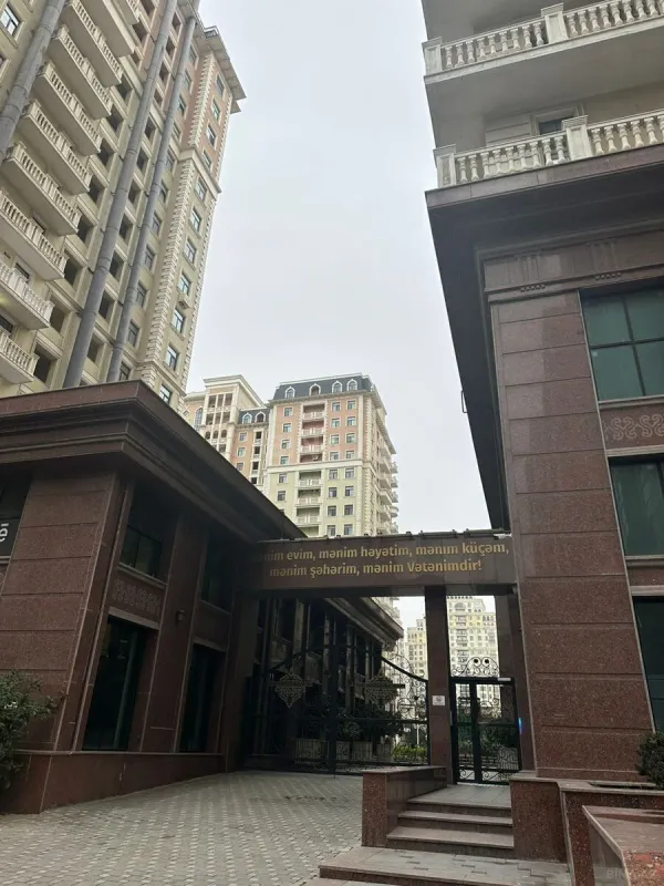 Kirayə verilir 2 otaqlı mənzil 86 m²