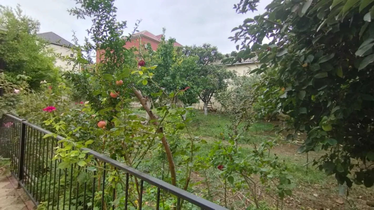 Satılır həyət evi 300 m²