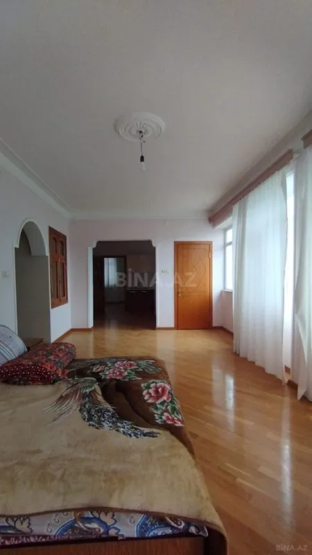 Satılır həyət evi 300 m²